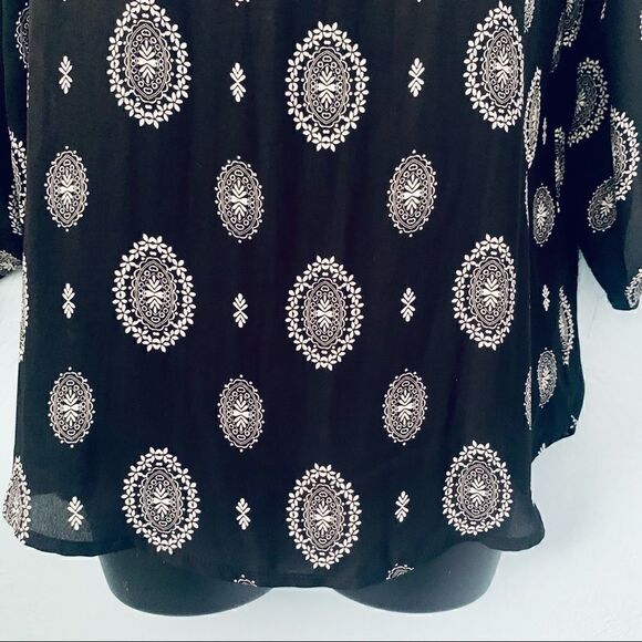 Pink Republic Floral Print Blouse. Size XS - Picture 5 of 14